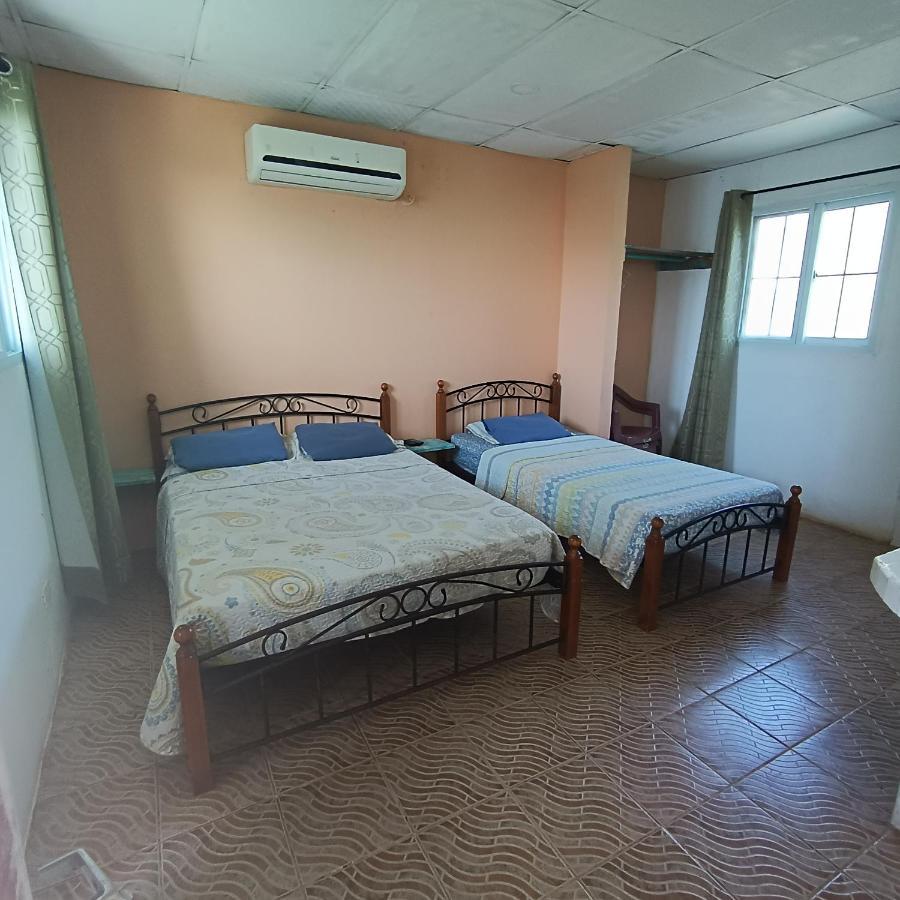 Hotel Rancho Juancho à Portobelo Extérieur photo